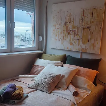 Daire Coco Bright & Stylish In *